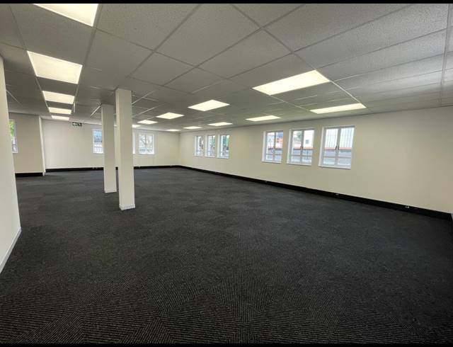376M² OFFICE TO LET IN BRYANSTON